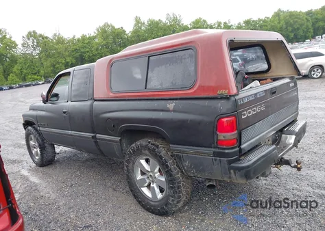 1997 Dodge Ram 1500 St из США, поврежденный, VIN 3B7HF13YXVG742322